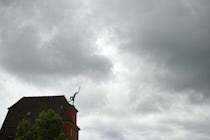 Schlagworte: Wolken – 7. Photo: Merkur-Haus