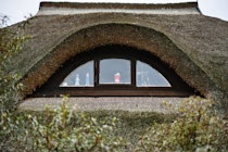 Schlagworte: Fenster – 17. Photo: Reetdachgaupe