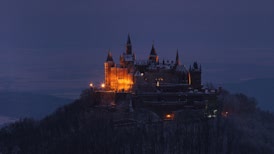 Hohenzollern: 23. Photo: Burgenrot in Winterabendblau