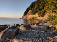 Schlagworte: halb – 13. Photo: Steilküste in der Morgensonne