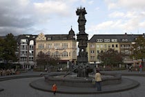 Koblenz: 17. Photo: Detaillierter Brunnen