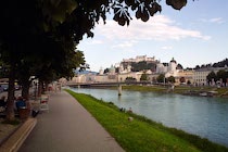 Salzburg: 10. Photo: Uferpromenade