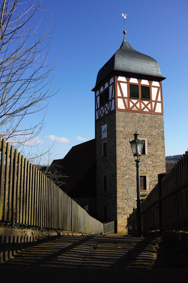 Adelebsen: Großes Photo: Kirchturm mit Hahn