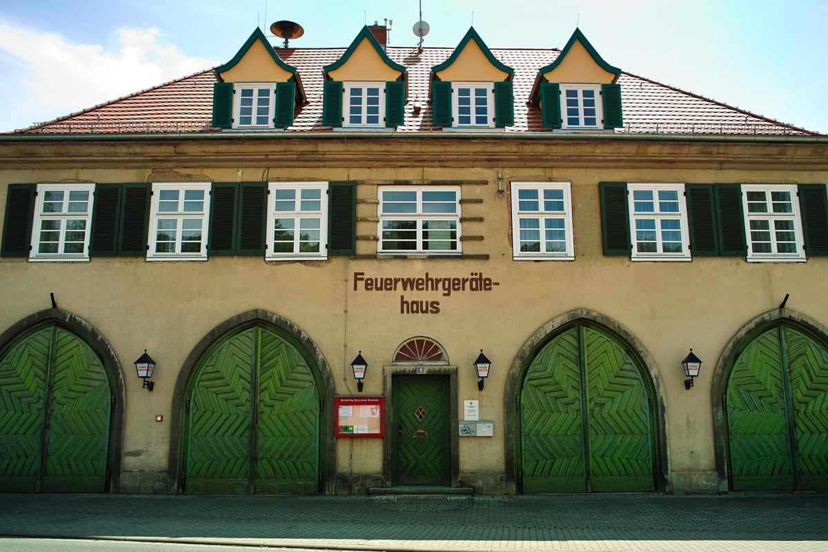 Arnstadt: Großes Photo: Feuerwehrgerätehaus