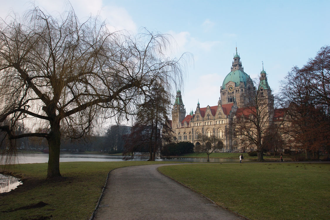 Schlagworte: Hannover – Großes Photo: Park & Rathaus