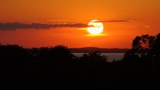 Schlagworte: Sonnenuntergang – 5. Photo: Sinkender Sonnenball