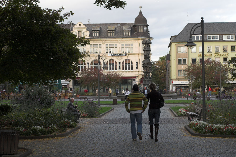 Koblenz: Großes Photo: Lackstiefel