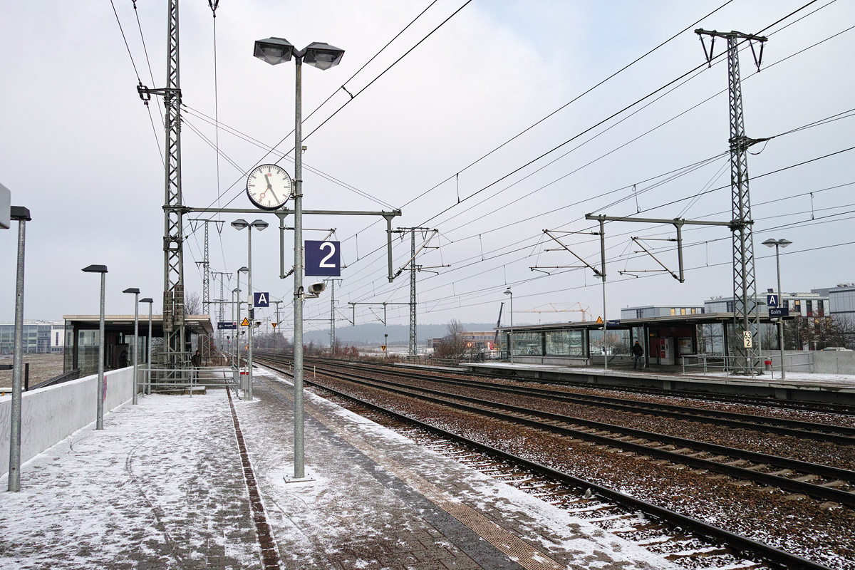 Schlagworte: Bahnhof – Großes Photo: Abstieg Golm
