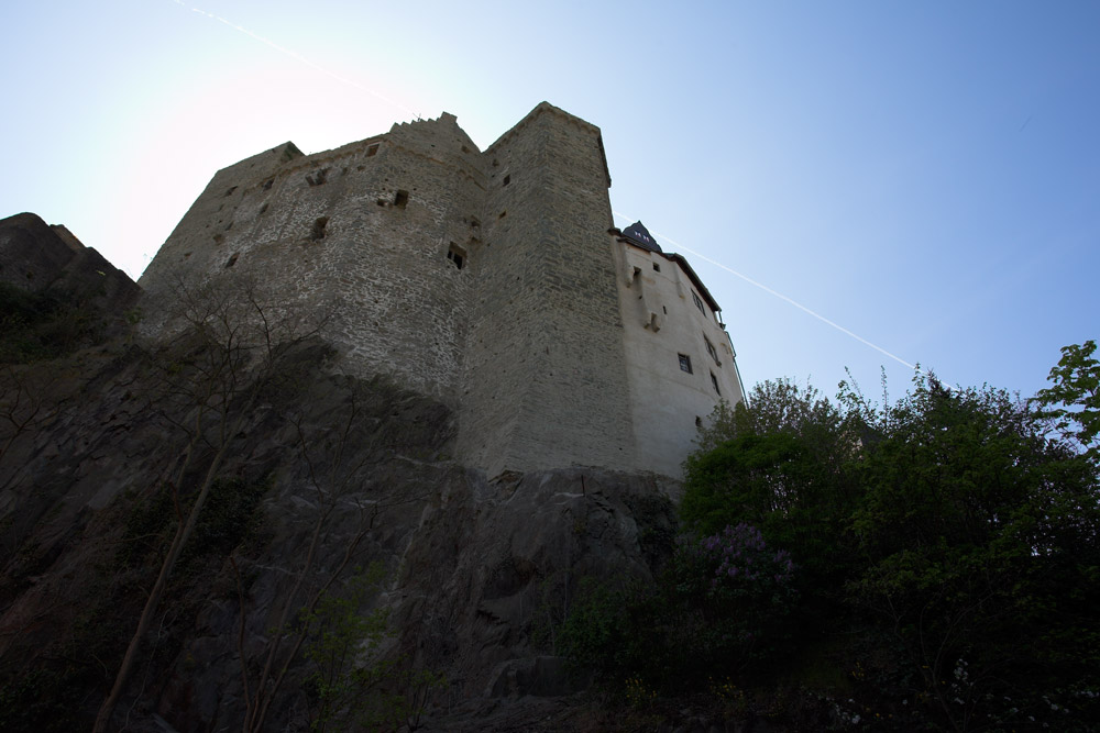 Runkel: Großes Photo: Burg von unten