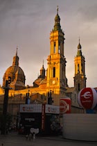 Spanien: 1. Photo: Basílica del Pilar – Abend