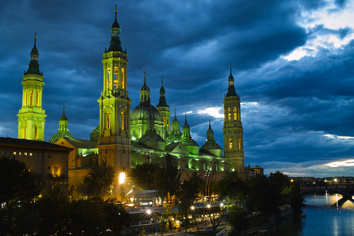 Spanien: Großes Photo: Basílica del Pilar – grün
