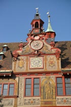 Schlagworte: Rathaus – 8. Photo: Tierkreisuhr und Eberhard